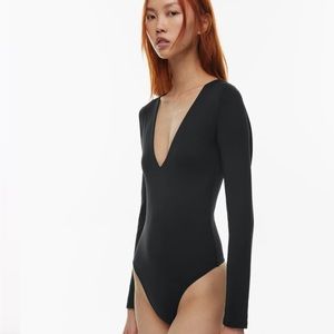 Aritzia Babaton Contour V-Neck Longsleeve Bodysuit